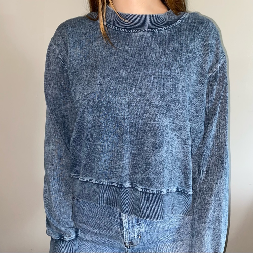 Blue acid wash crew neck